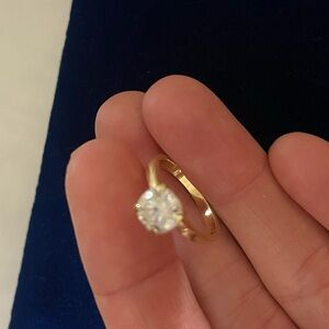 Vtg 14K solid Gold 1 Stone Cubic Zirconia Wedding engagement solitaire ring